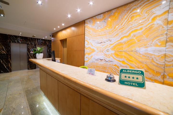 The reception desk – Hotel Tiffany Milano