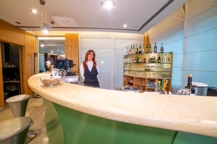 The bar with the green counter – Hotel Tiffany Milano